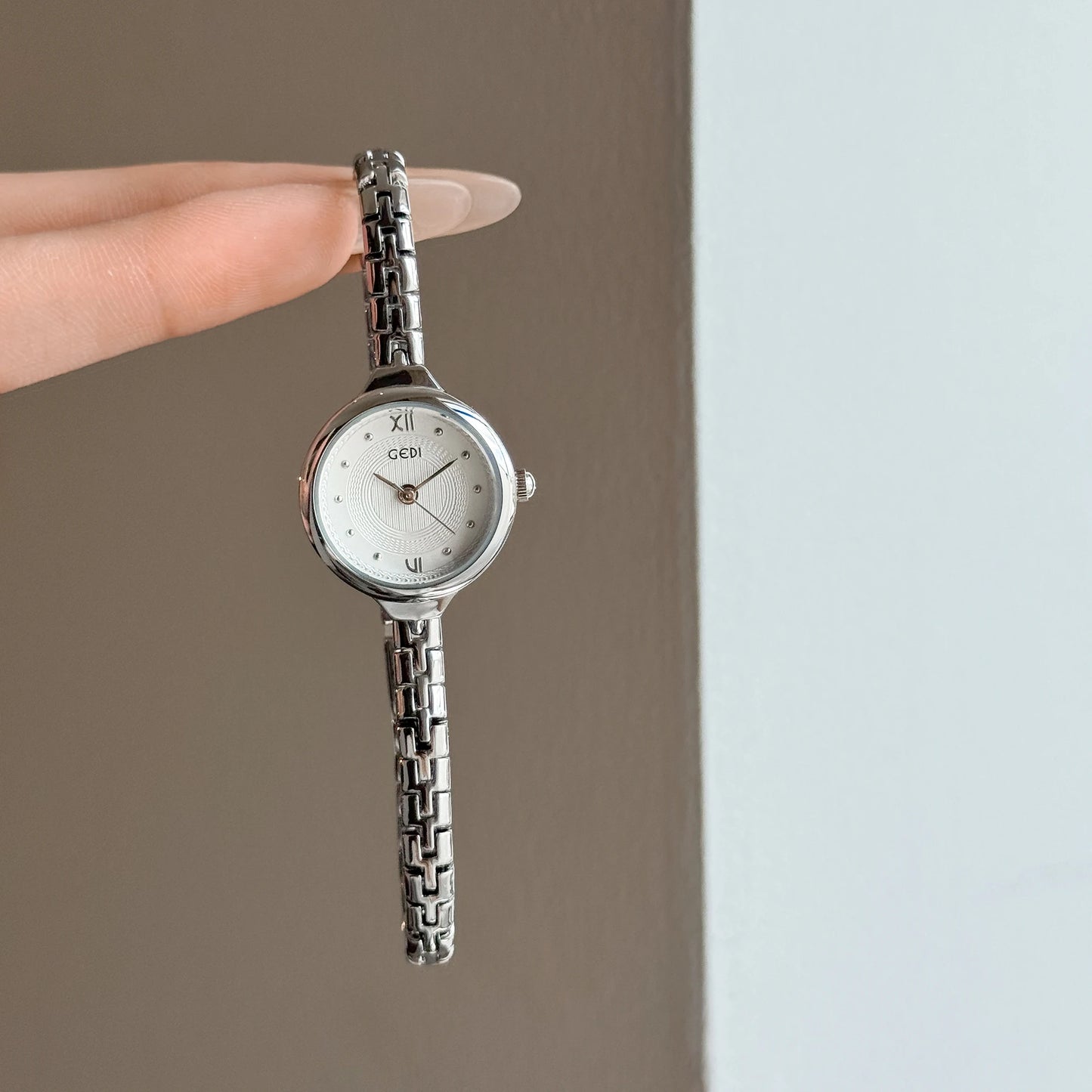 Retro Micro-Watch | Ultra-Slim 5mm Stainless Steel Bracelet with Roman Numerals