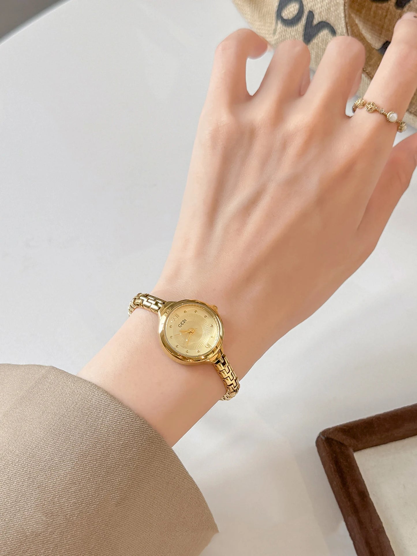 Retro Micro-Watch | Ultra-Slim 5mm Stainless Steel Bracelet with Roman Numerals