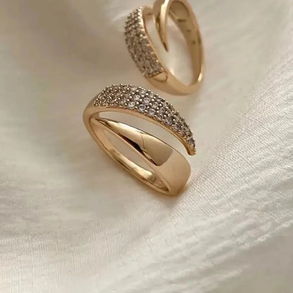 Sunburst Statement Ring | 18K Gold-Plated Natural Copal Inlay & Textured Hollow Band