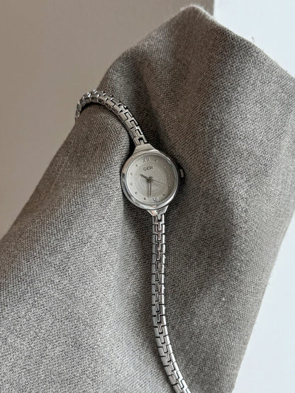 Retro Micro-Watch | Ultra-Slim 5mm Stainless Steel Bracelet with Roman Numerals