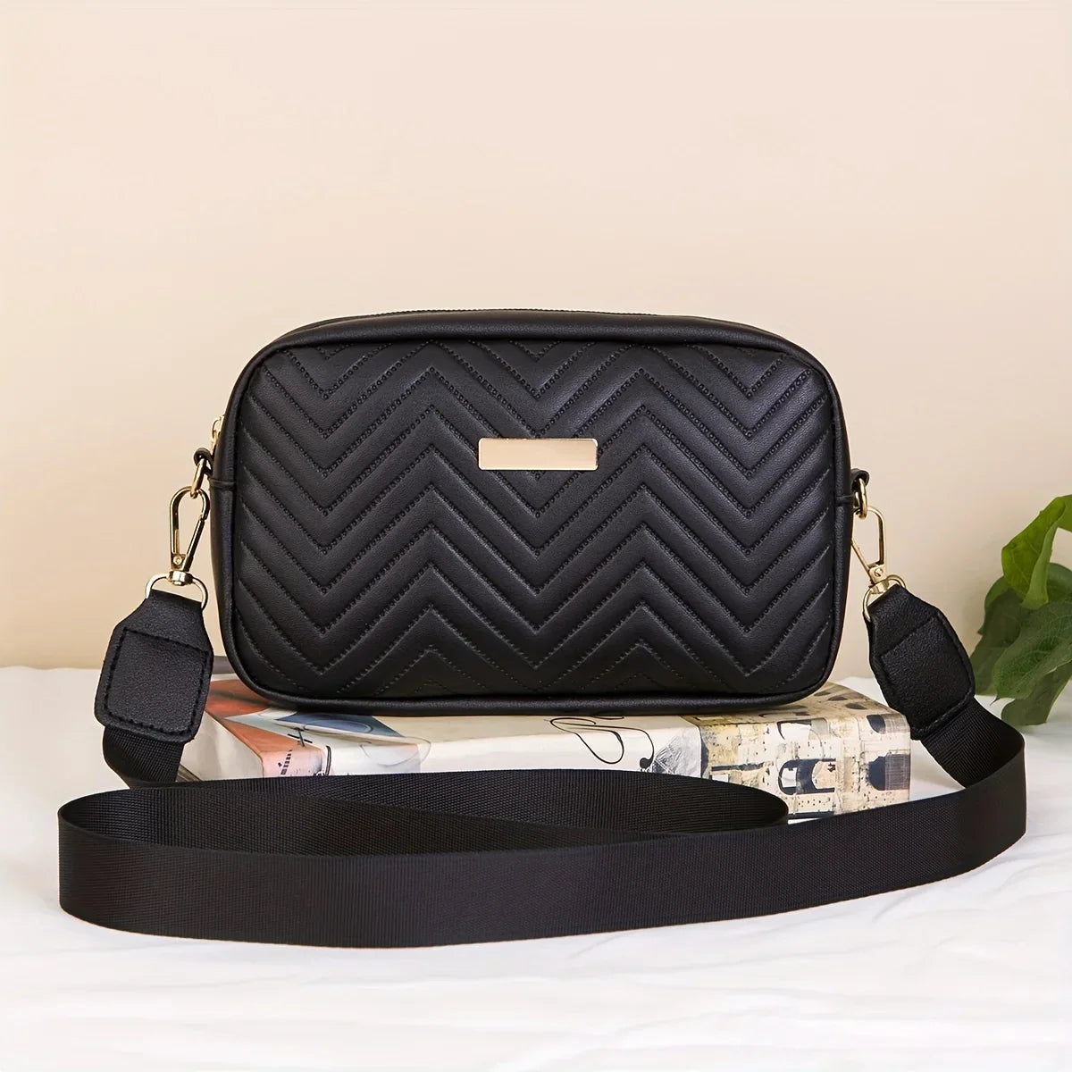 Quilted Minimalist Mini Crossbody | Trendy 2-in-1 Phone Wallet & Chic Geometric Shoulder Bag