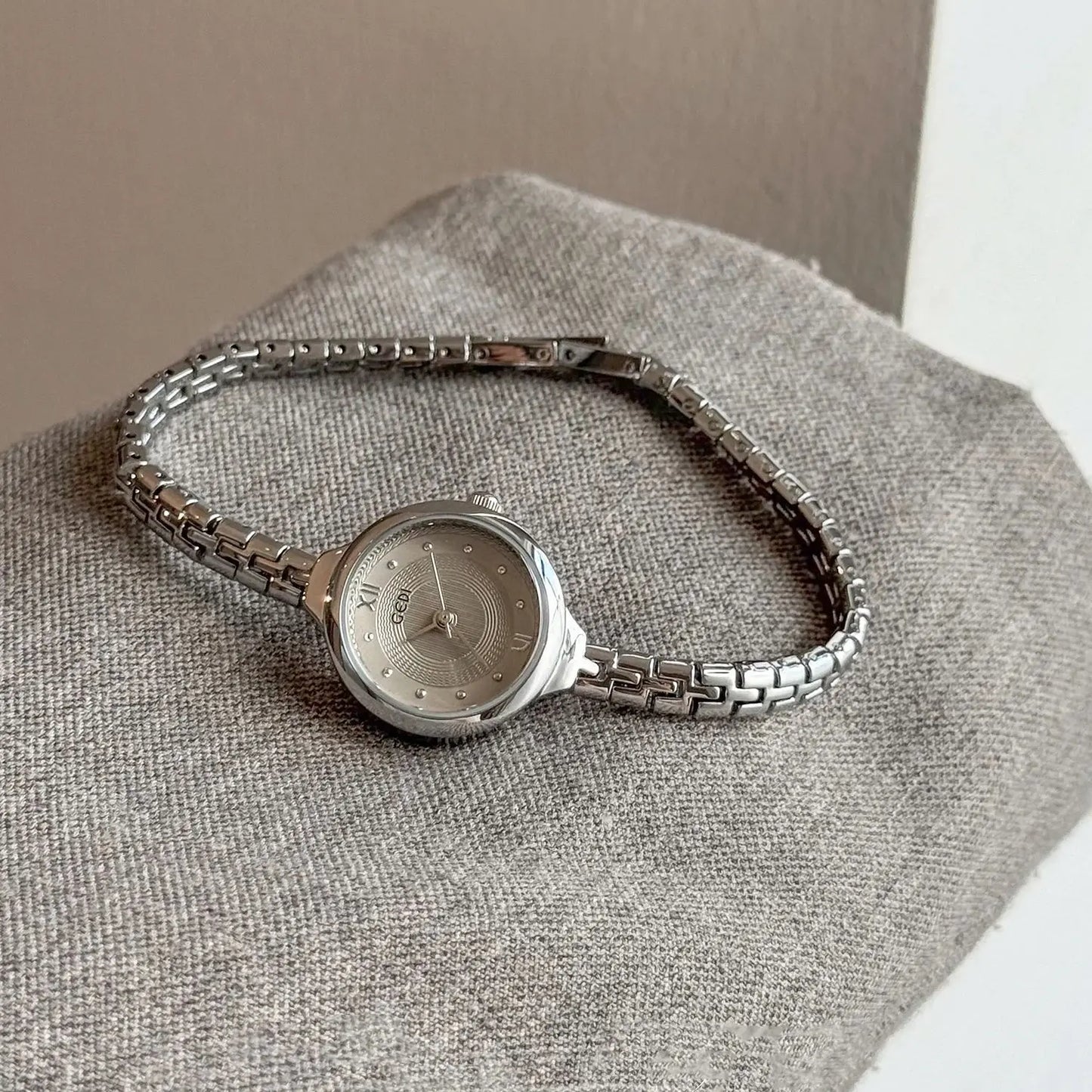 Retro Micro-Watch | Ultra-Slim 5mm Stainless Steel Bracelet with Roman Numerals