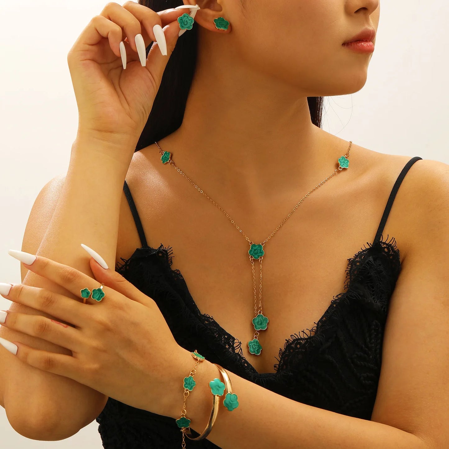 4-Piece Botanical Leaf Jewellery Set | Zinc Alloy Necklace, Earrings, Bracelet & Ring