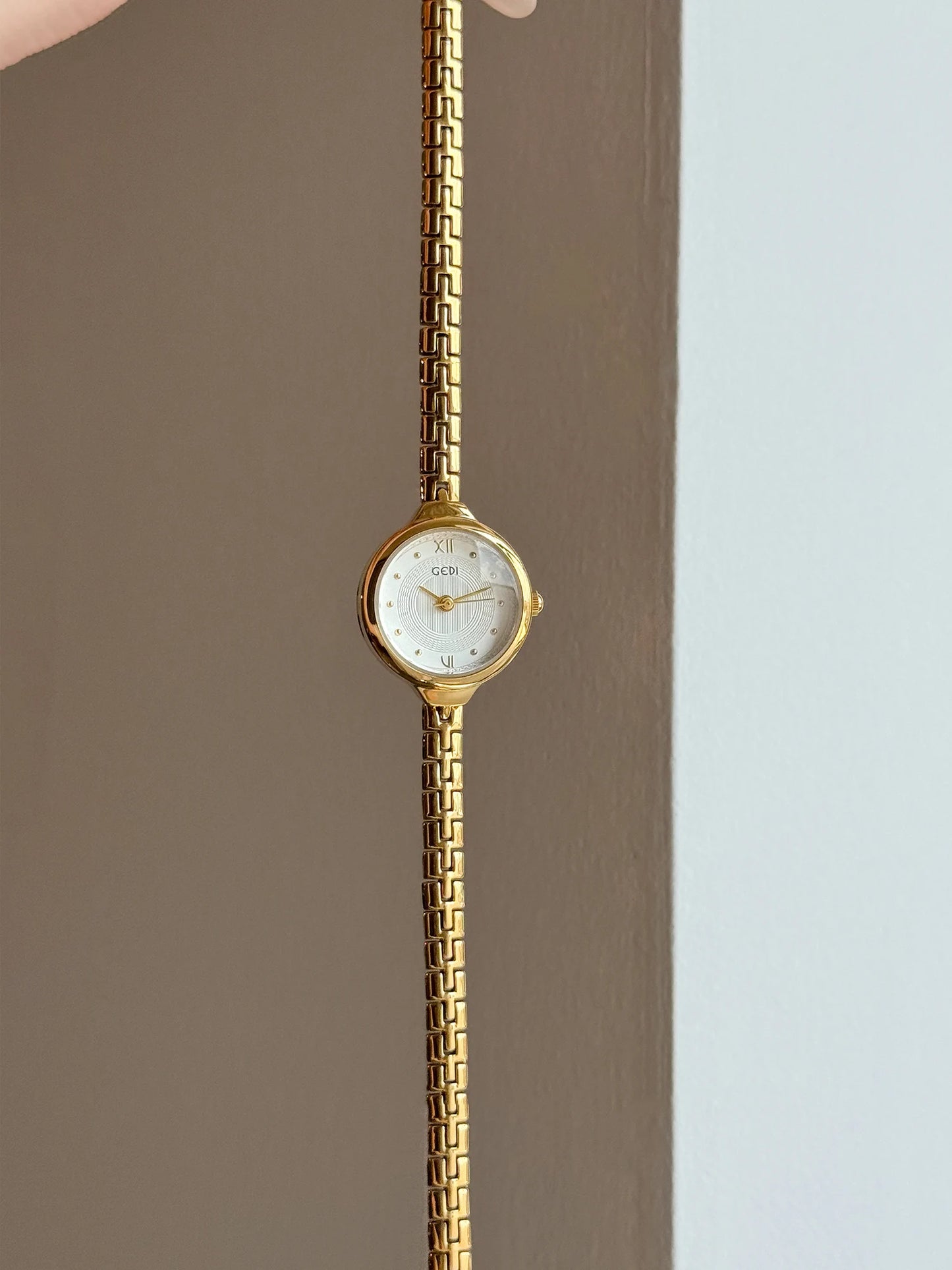 Retro Micro-Watch | Ultra-Slim 5mm Stainless Steel Bracelet with Roman Numerals