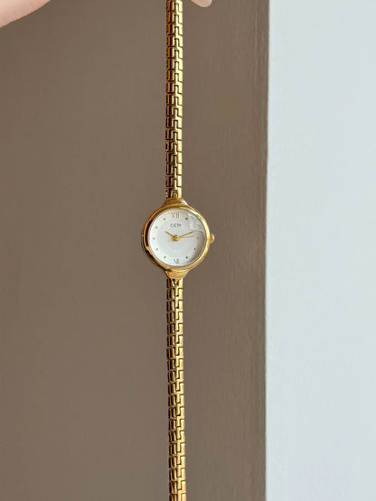 Retro Micro-Watch | Ultra-Slim 5mm Stainless Steel Bracelet with Roman Numerals