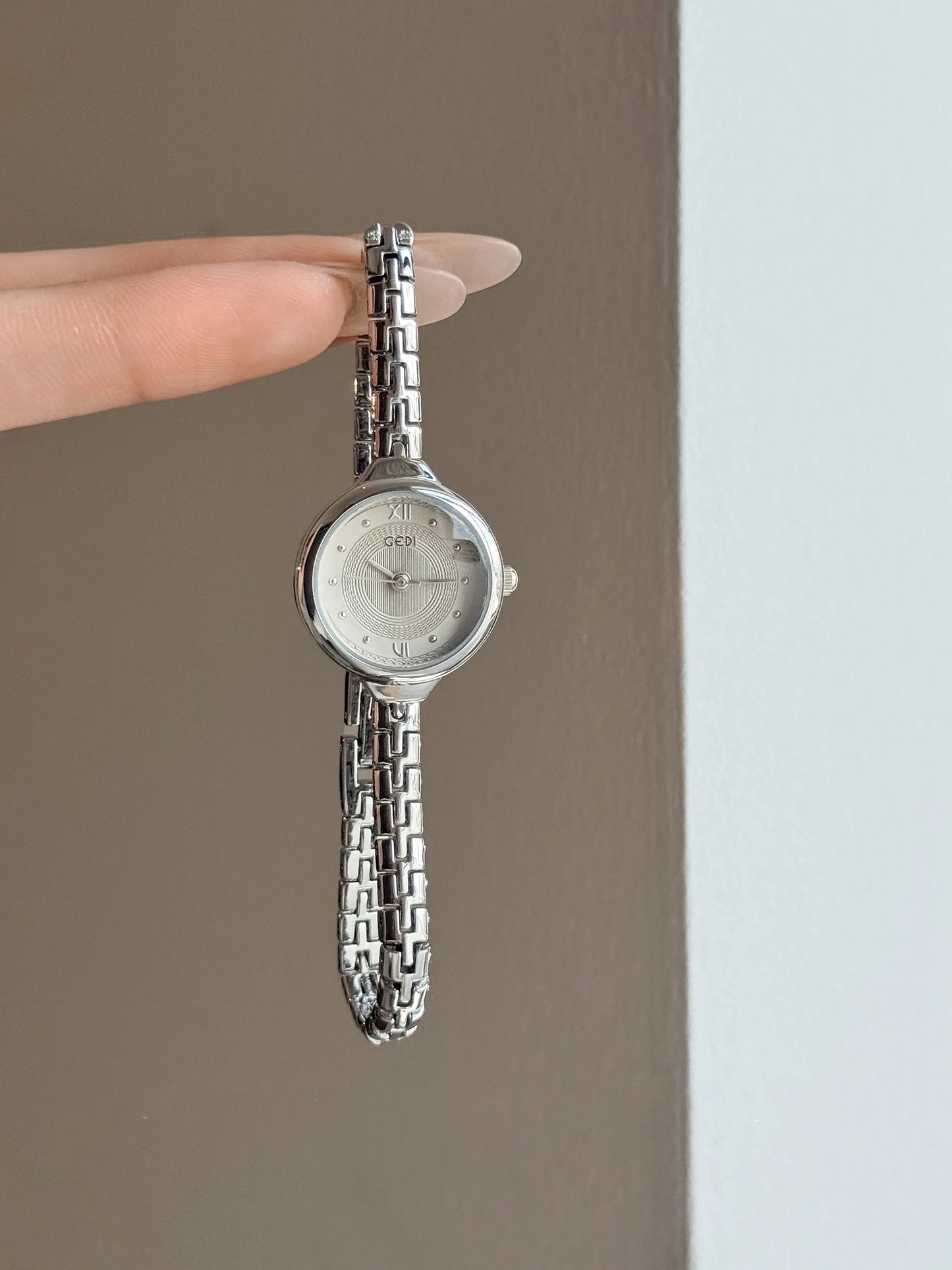 Retro Micro-Watch | Ultra-Slim 5mm Stainless Steel Bracelet with Roman Numerals