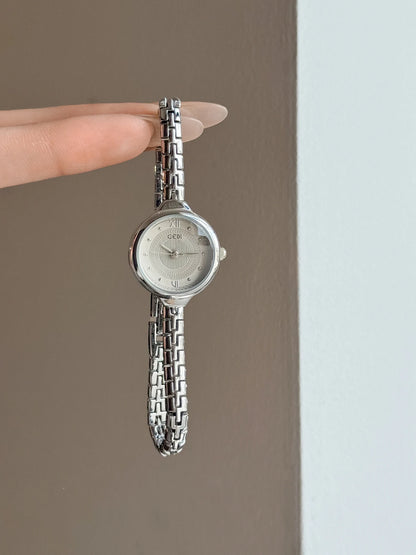 Retro Micro-Watch | Ultra-Slim 5mm Stainless Steel Bracelet with Roman Numerals