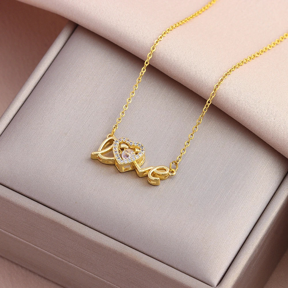 Romantic "Beating Heart" Pendant | Waterproof 316L Stainless Steel Gold Clavicle Chain